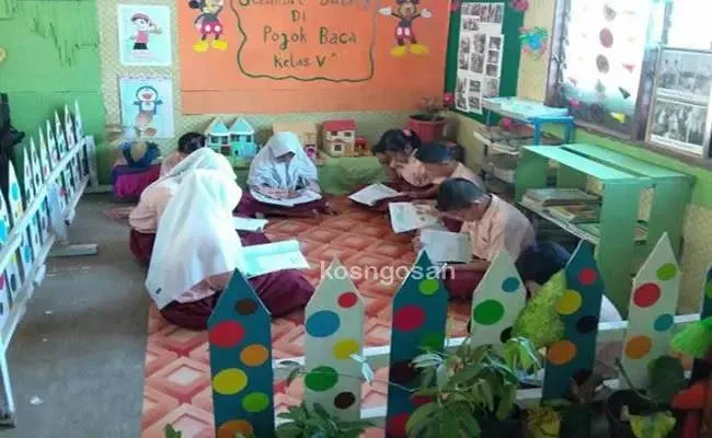 Beragam Contoh Pojok Baca Sederhana di Kelas Menarik! 10 pojok baca sederhana di kelas