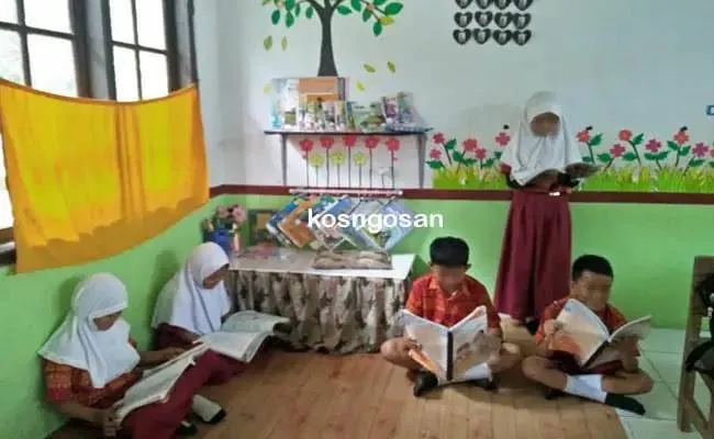 Beragam Contoh Pojok Baca Sederhana di Kelas Menarik! 5 pojok baca sederhana di kelas