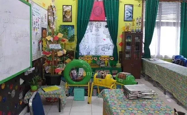 Beragam Contoh Pojok Baca Sederhana di Kelas Menarik! 15 pojok baca sederhana di kelas