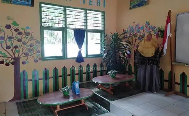 Beragam Contoh Pojok Baca Sederhana di Kelas Menarik! 13 pojok baca sederhana di kelas