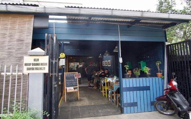 10 Desain Warung Kecil Depan Rumah Terbagus dan Simpel 6 Desain Warung Kecil Depan Rumah