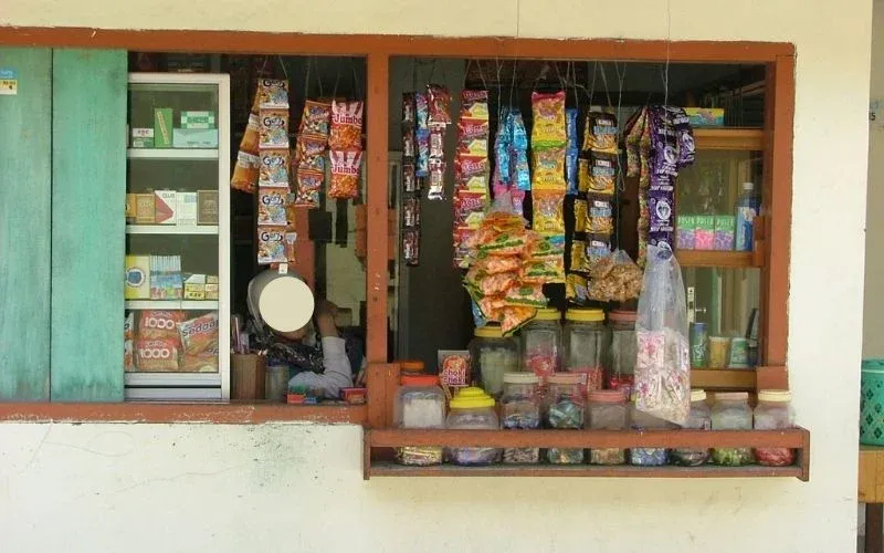 10 Desain Warung Kecil Depan Rumah Terbagus dan Simpel 7 Desain Warung Kecil Depan Rumah