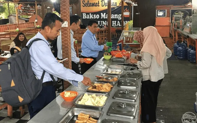 10 Desain Warung Makan Kecil Sederhana Terbagus dan Menarik 1 desain warung makan kecil sederhana