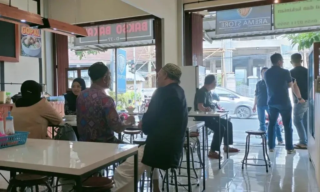 Kumpulan Desain Warung Makan Pinggir Jalan Bagus dan Sederhana 1 desain warung makan pinggir jalan